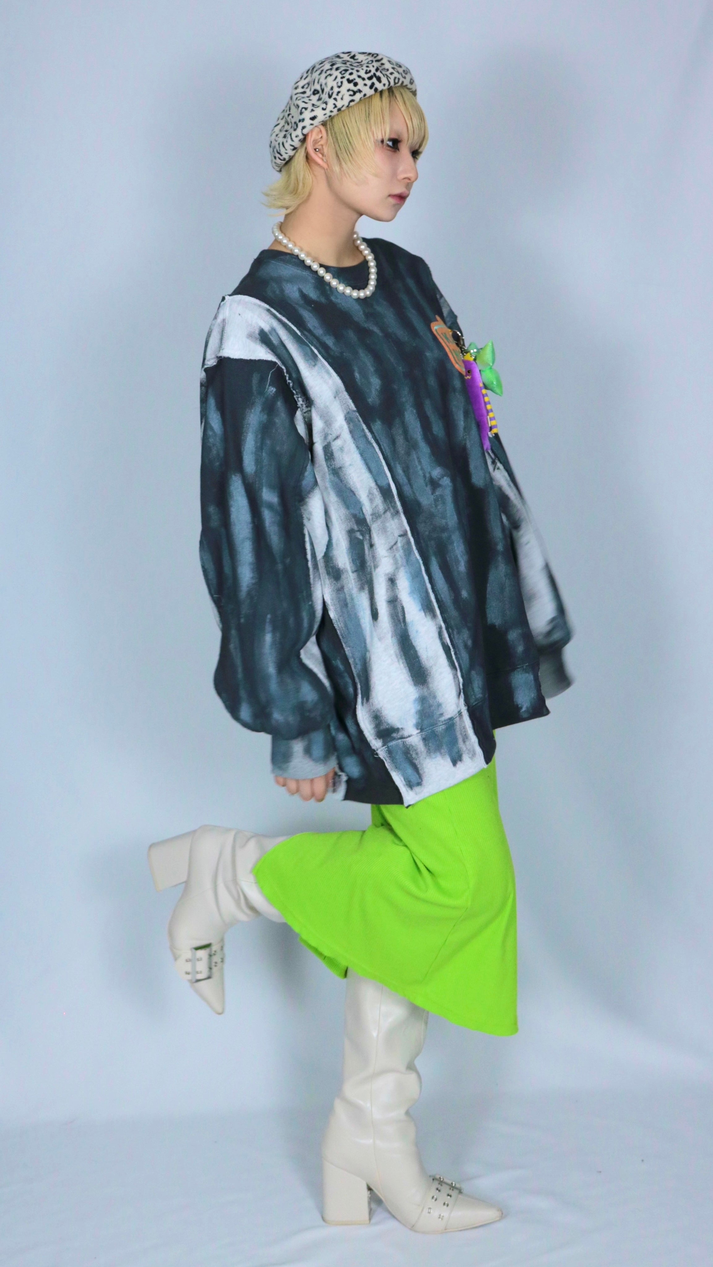 bi-color paint sweat