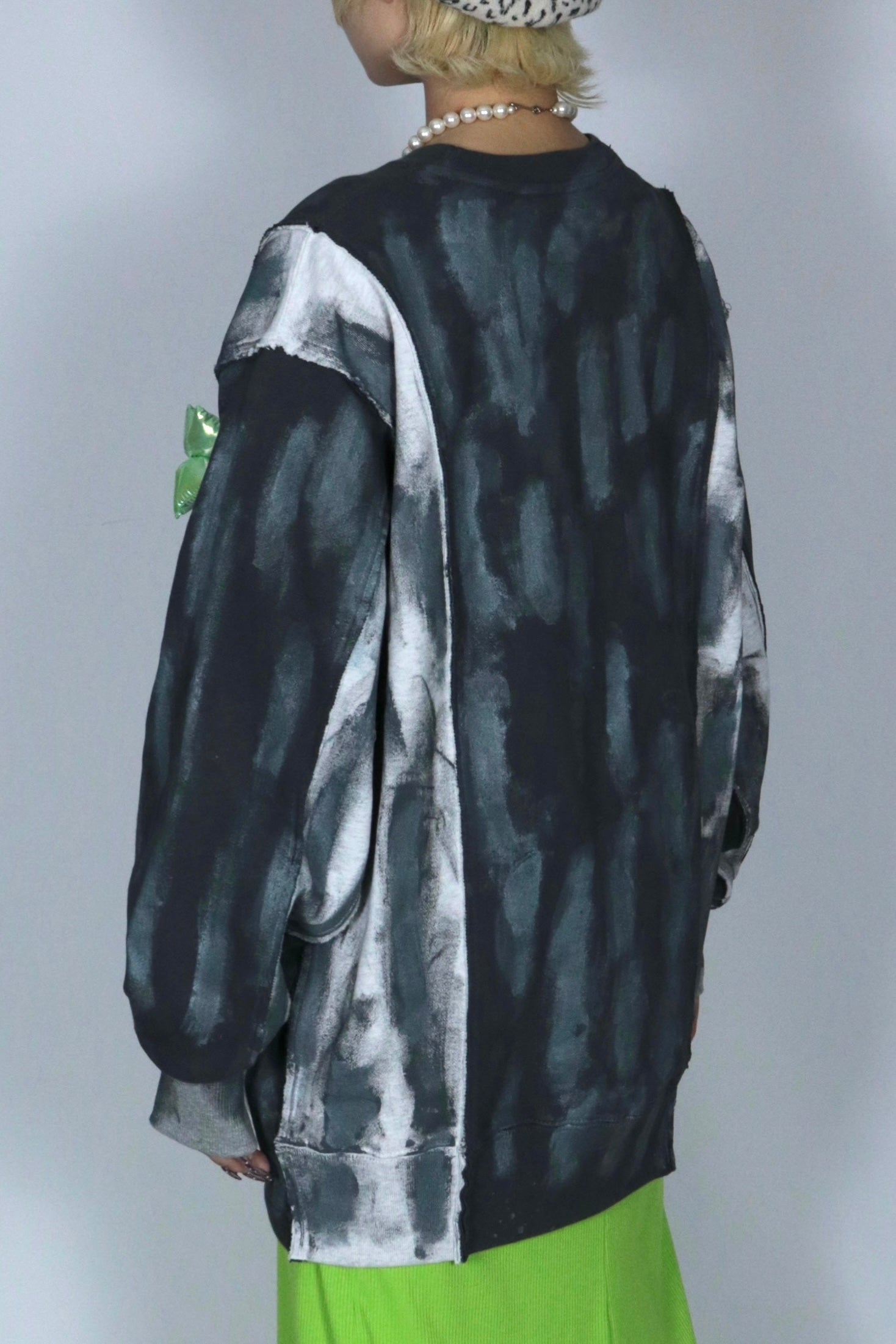 bi-color paint sweat