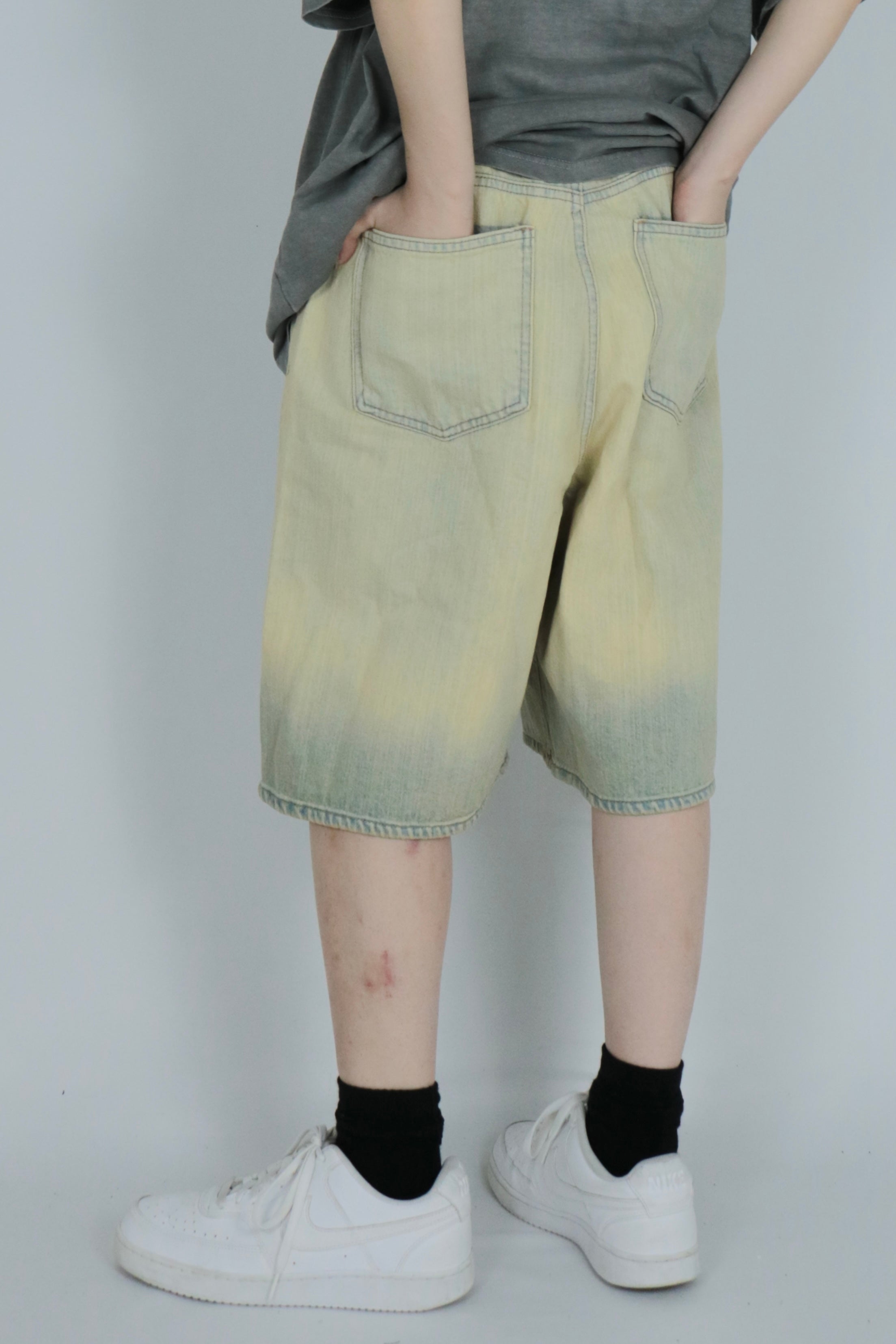 Vintage like denim pants
