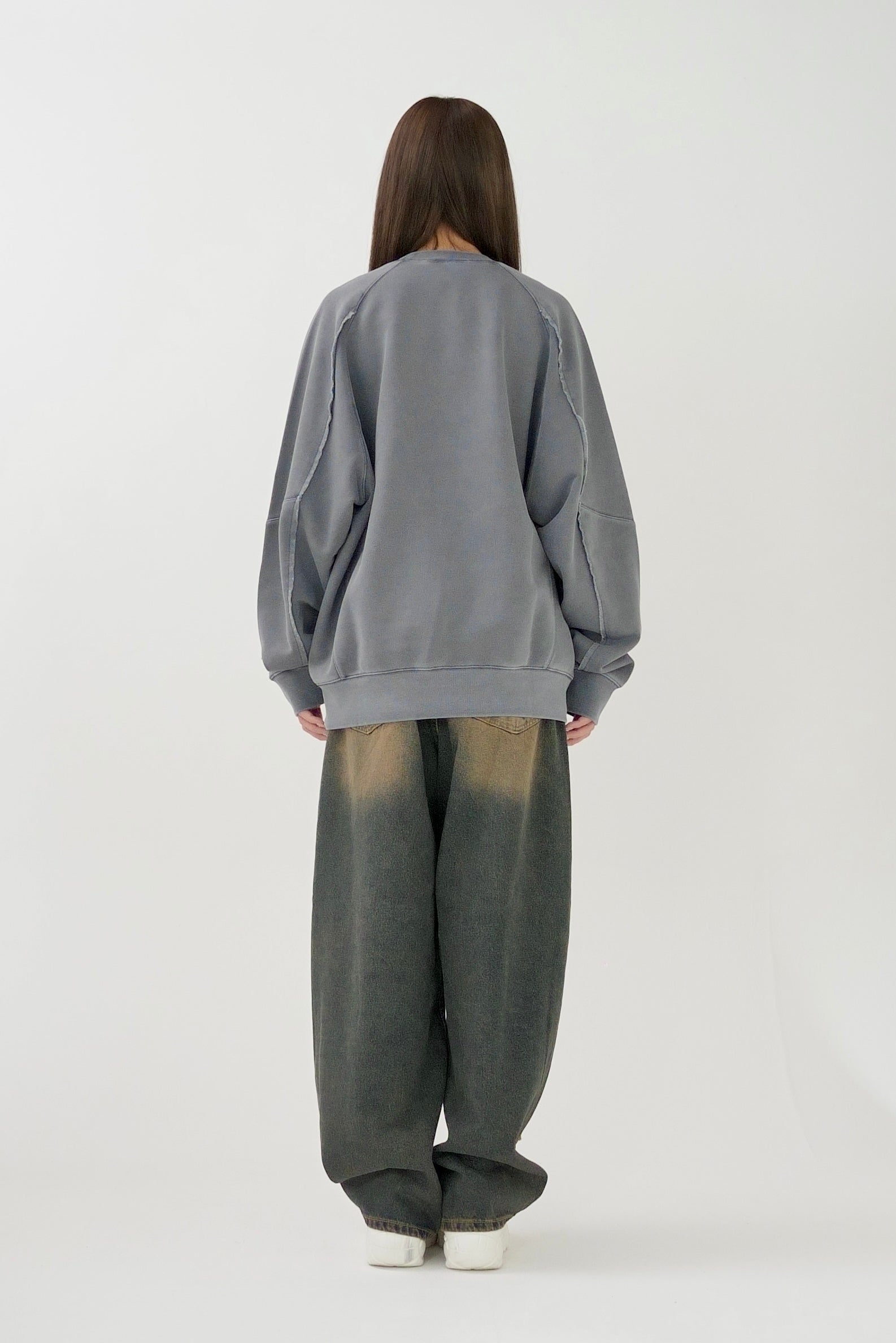 Double knees damage denim