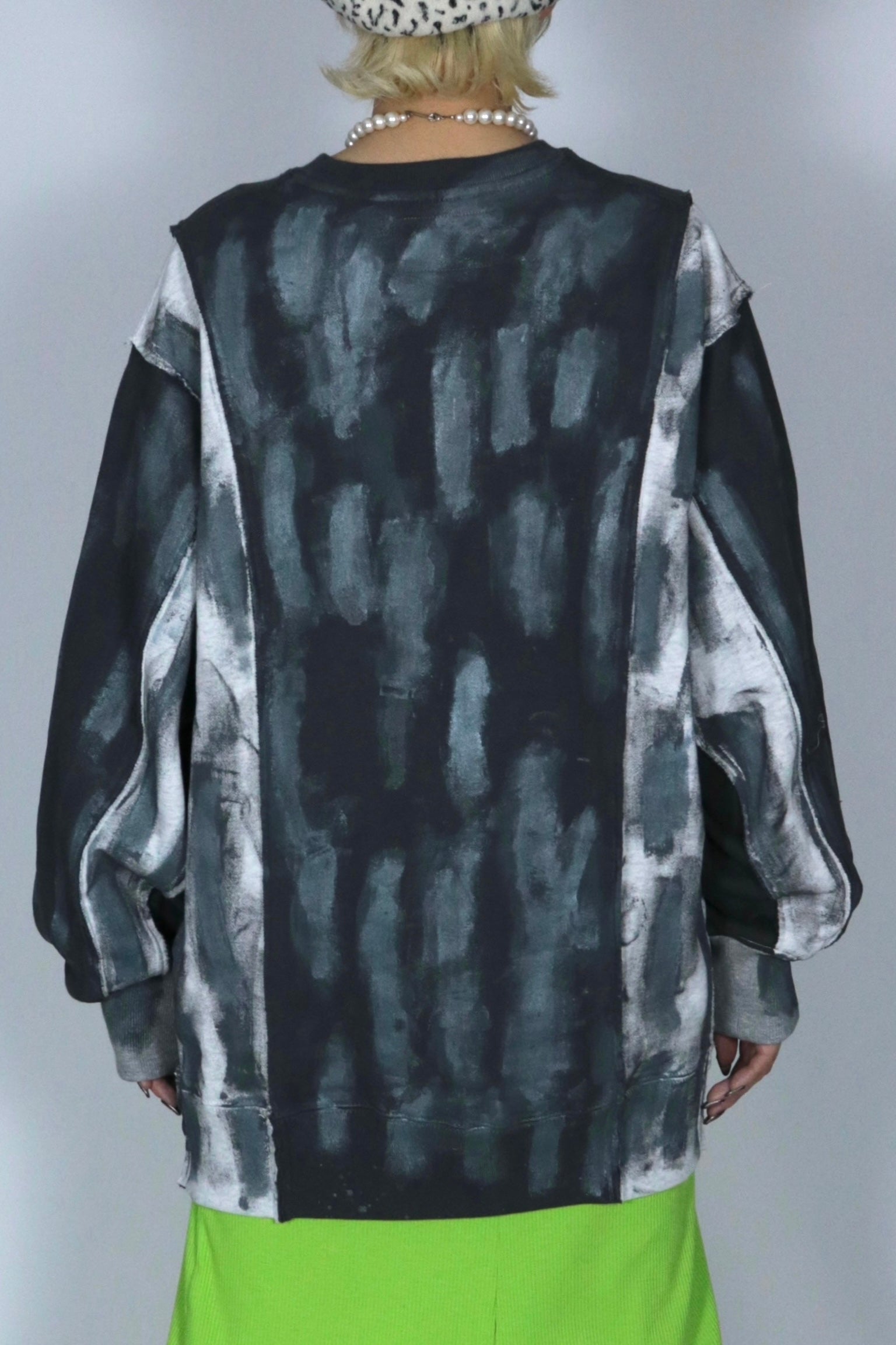 bi-color paint sweat