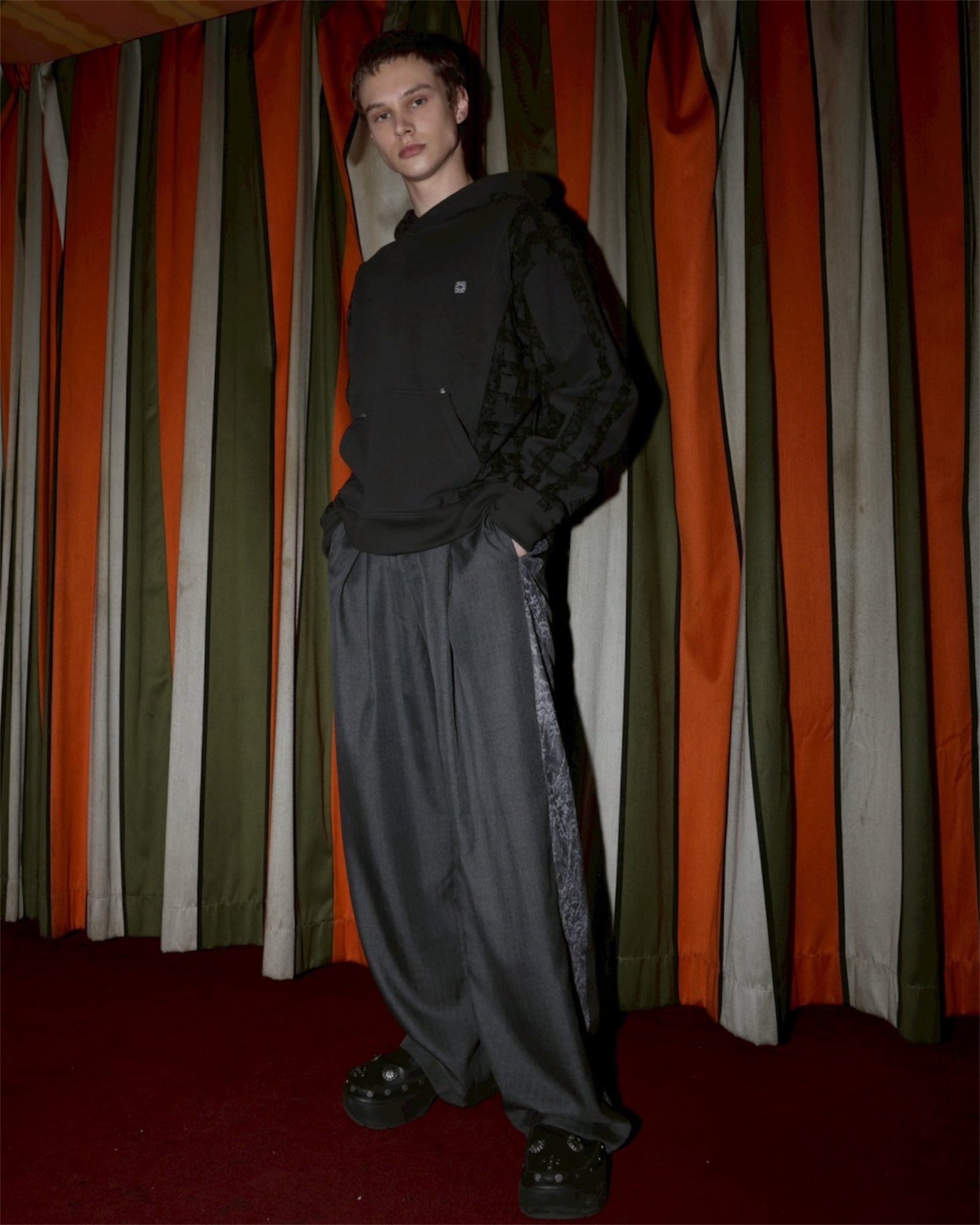 Line lace box tuck slacks(Charcoal)