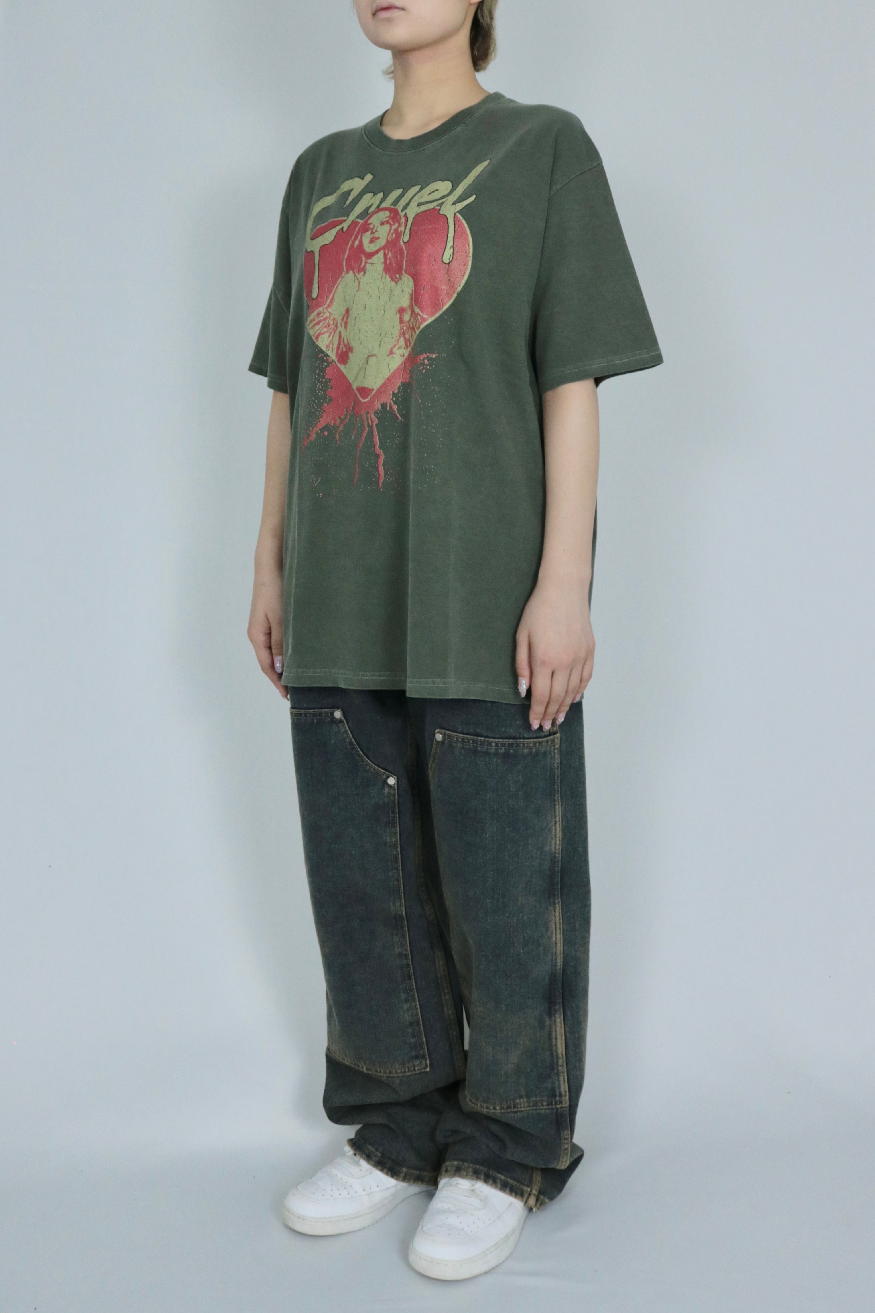 Cruel heart over size T