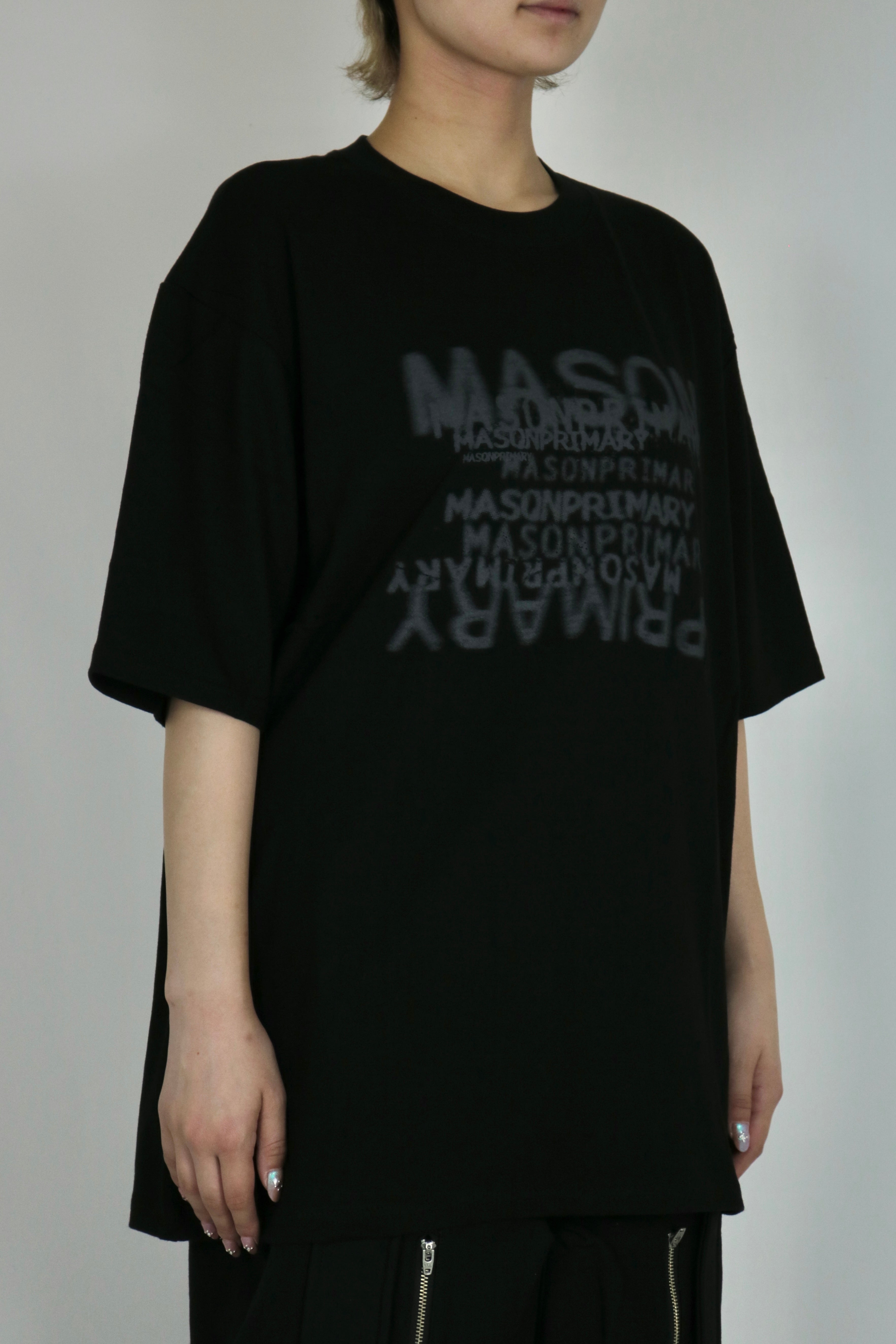 English lettering over size T