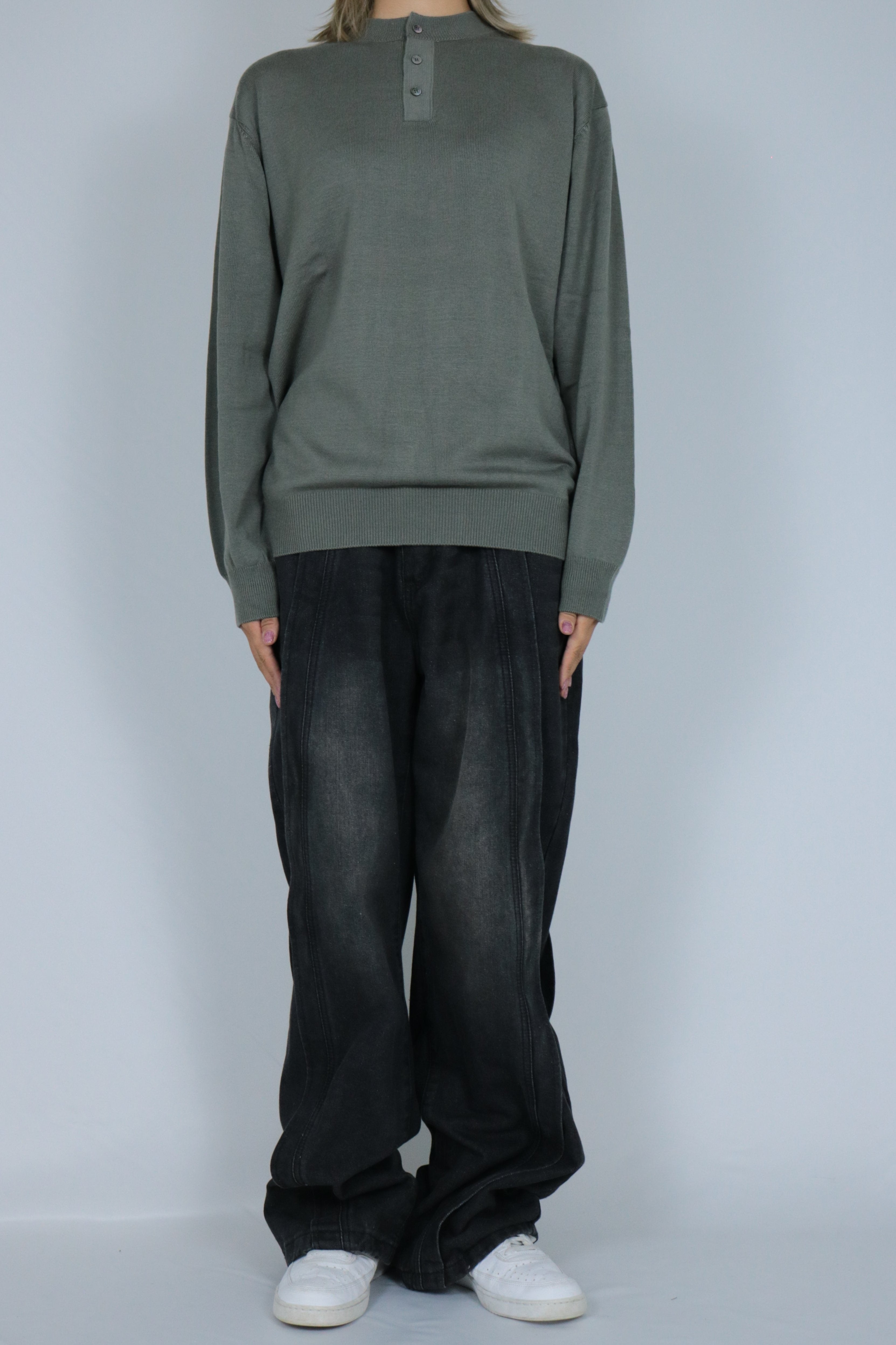 Henry neck knit shirt