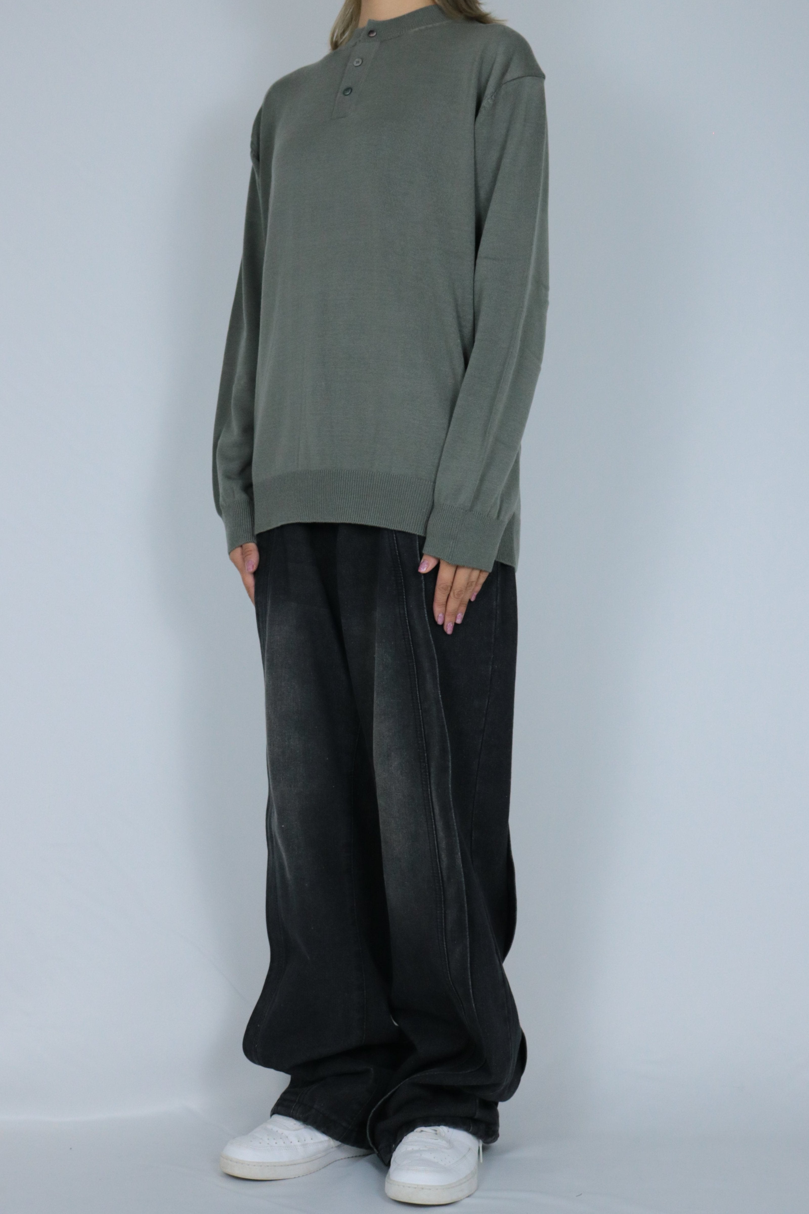 Henry neck knit shirt