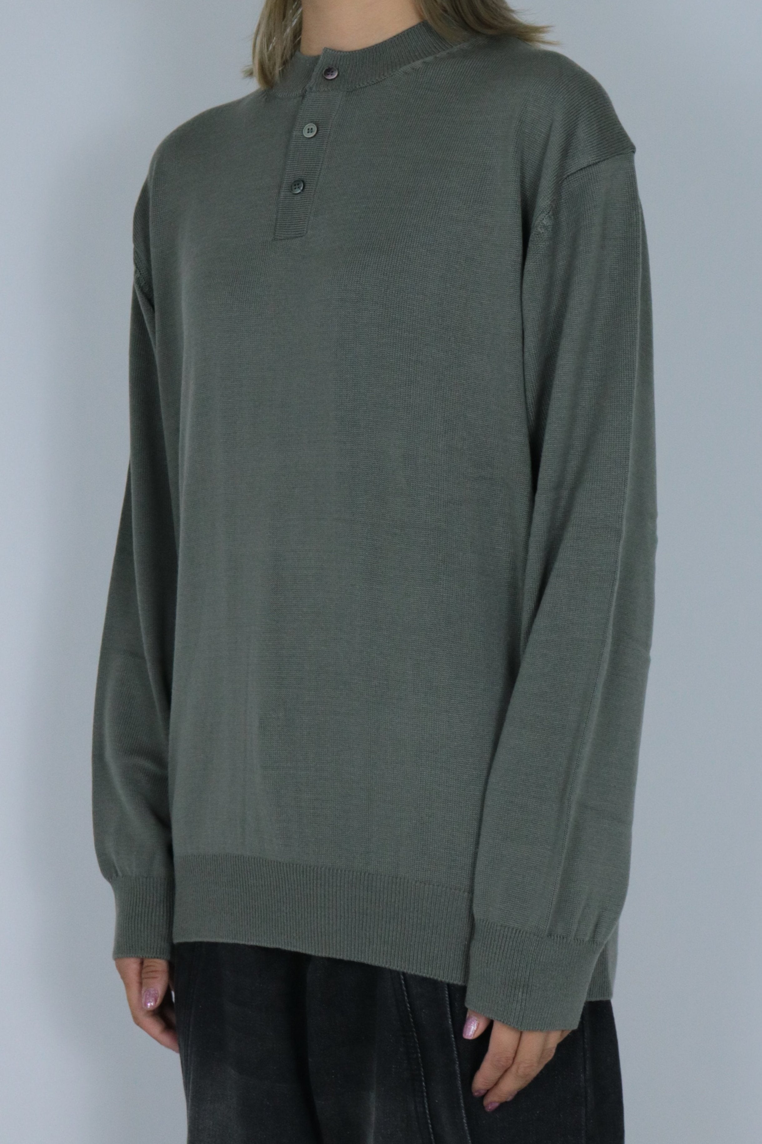 Henry neck knit shirt