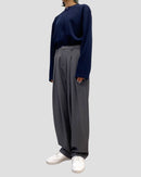 Design tuck wide pants