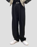 Design tuck wide pants