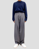 Design tuck wide pants