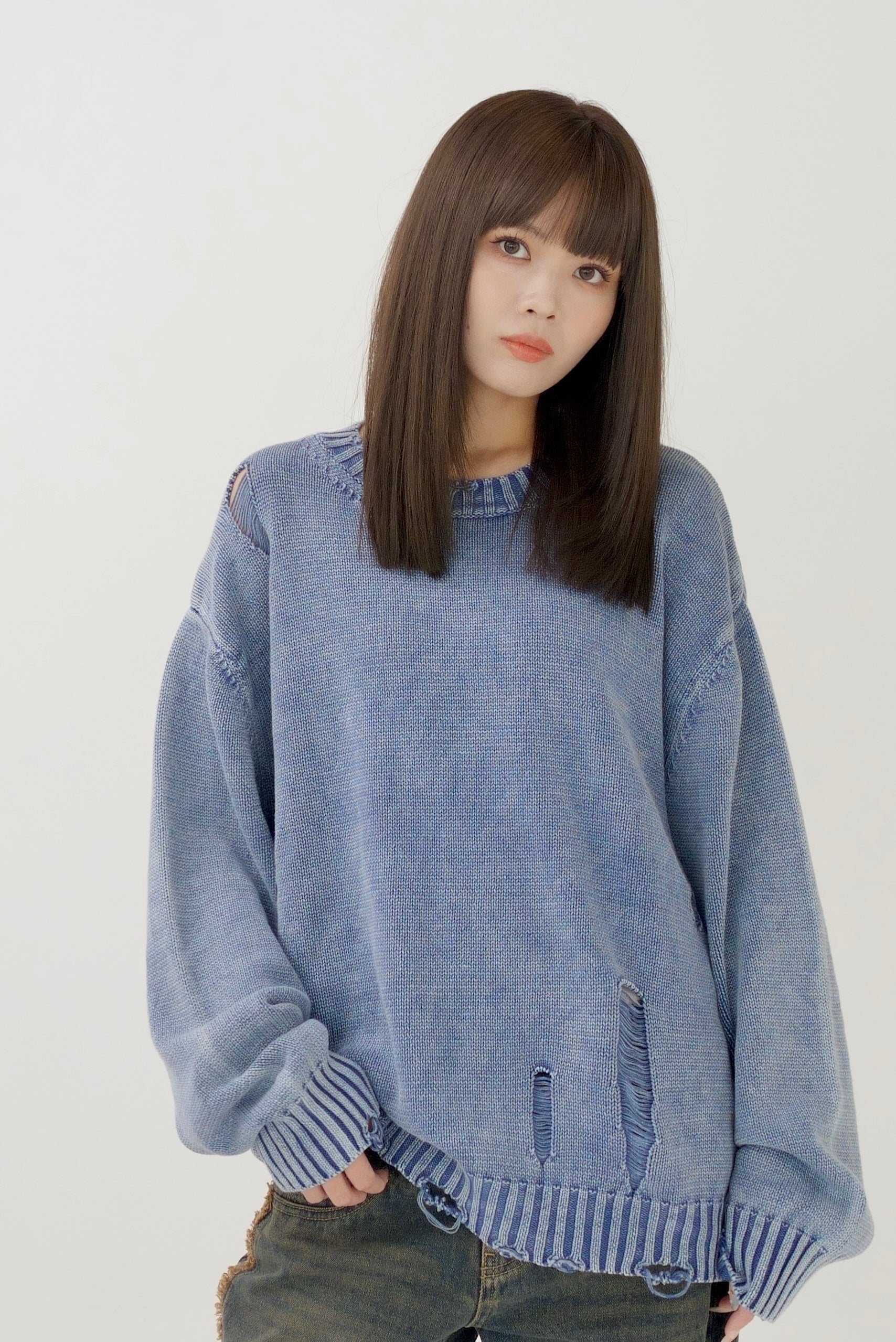 Damage design knit tops