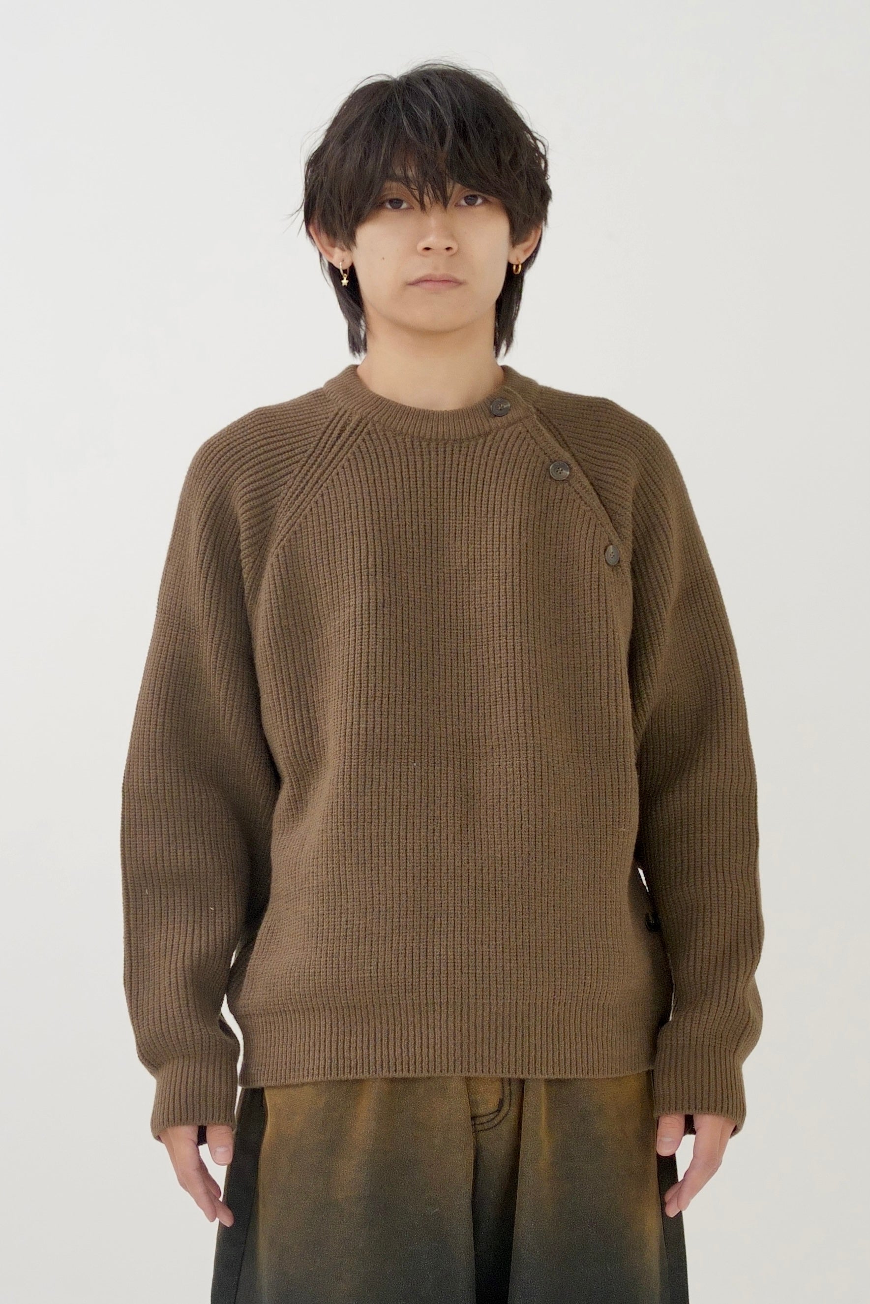 Asymmetry button design knit