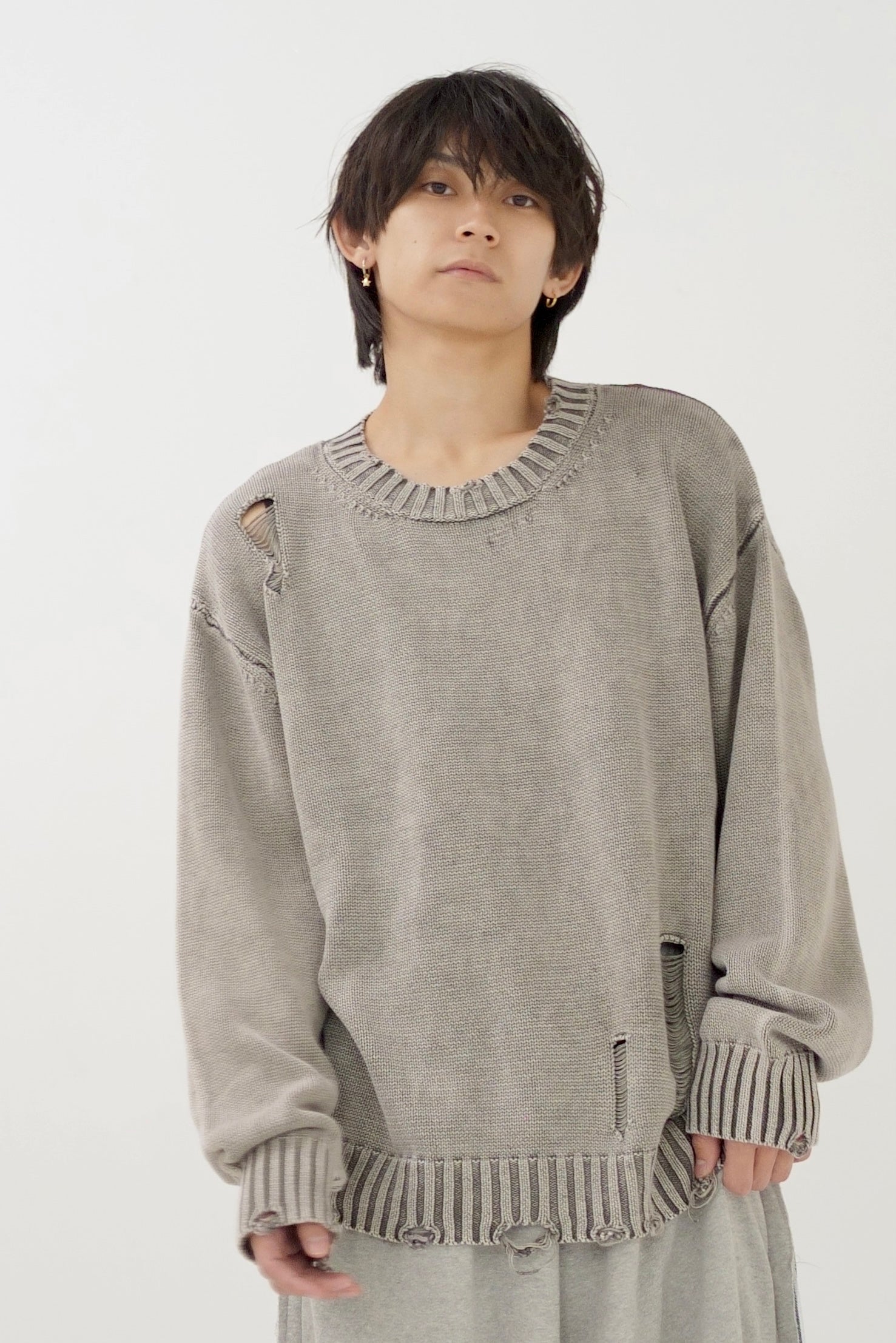 Damage design knit tops