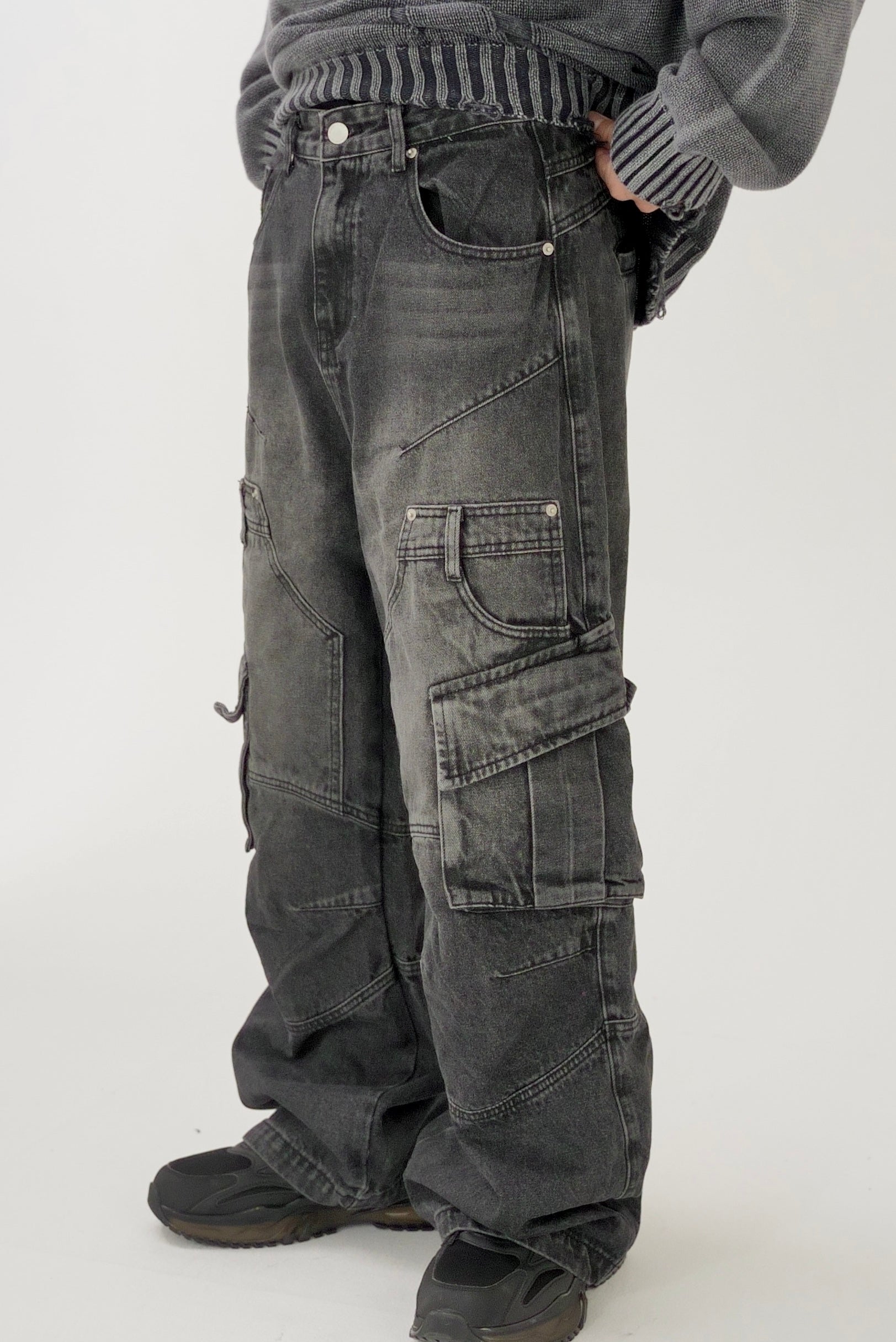 Design denim cargo pants