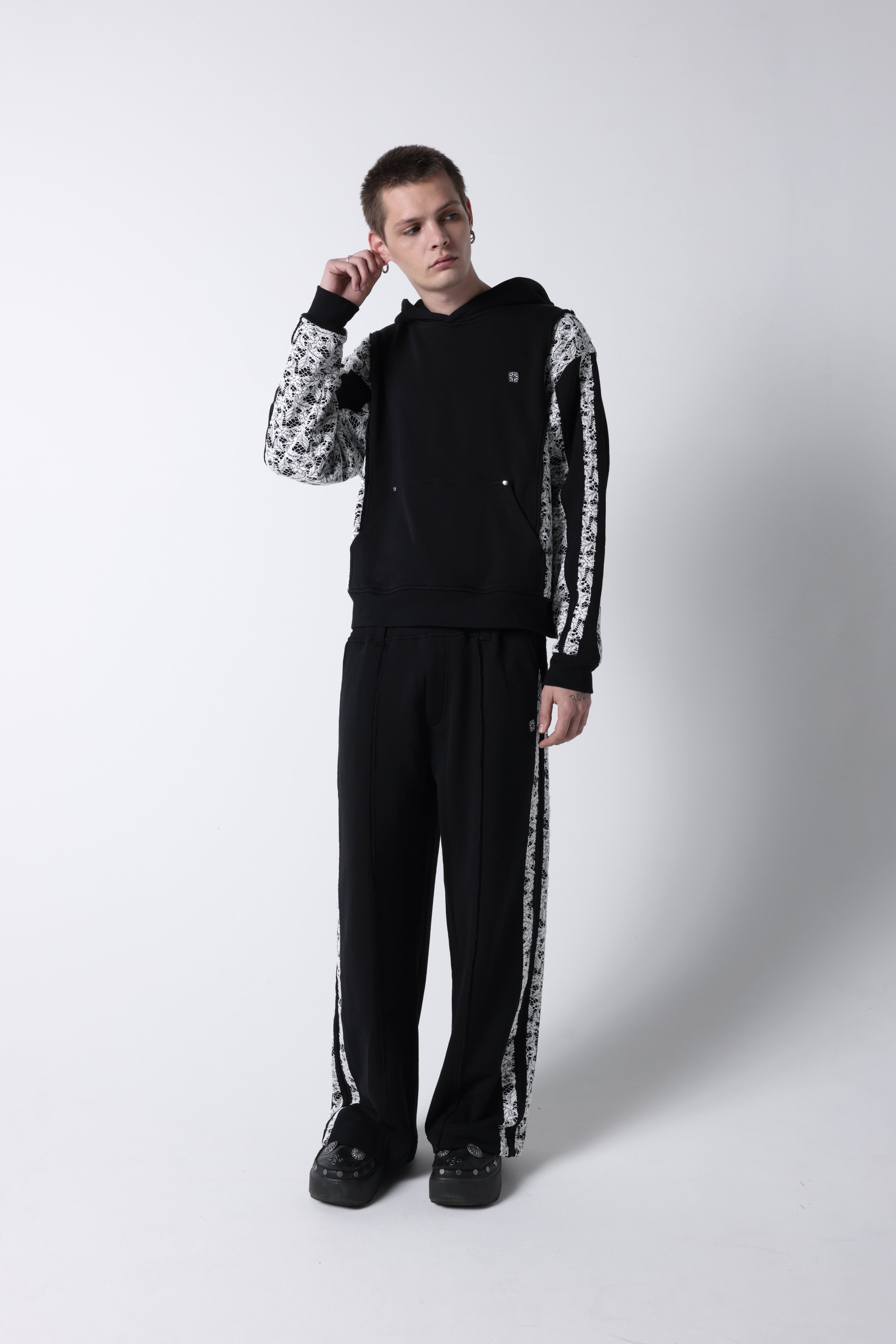 Line lace wide sweat pants(Black)