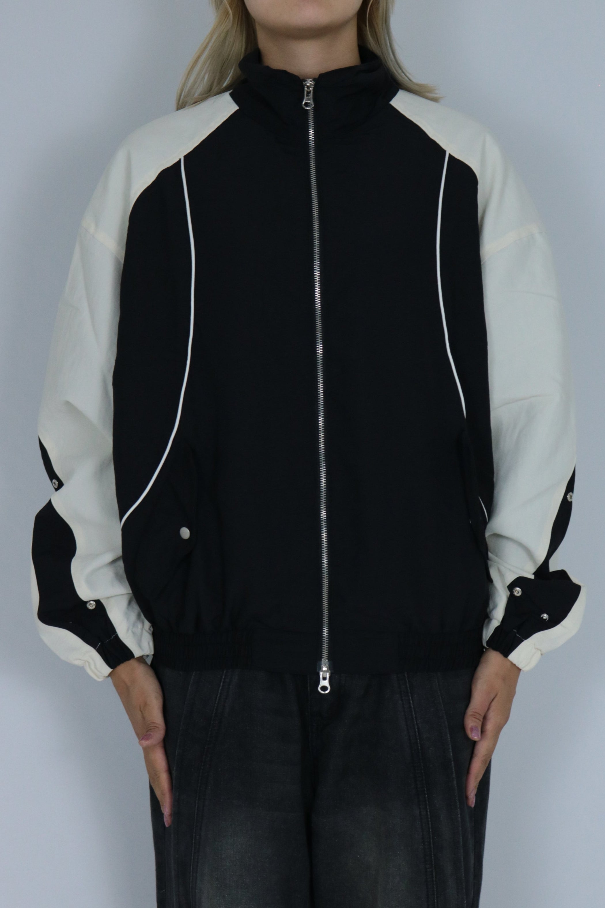 Piping stand collar blouson